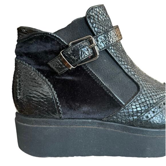 Donna Piu Platform Black Leather & Velvet Boots with Buckle size 9.5 - Picture 8 of 16